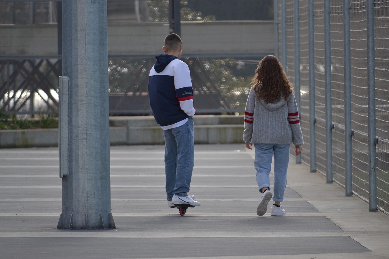 walking, affair, casal, lovers, young, health, skateboard, passion, the company, love, recreation, affair, affair, affair, affair, affair, casal