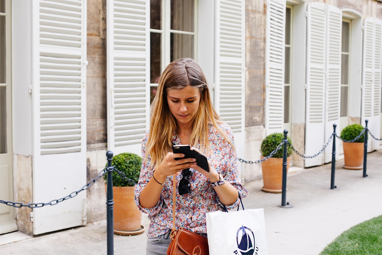 girl, texting, smartphone, mobile, technology, shopping, woman, people, fashion, texting, texting, texting, texting, texting, mobile, shopping