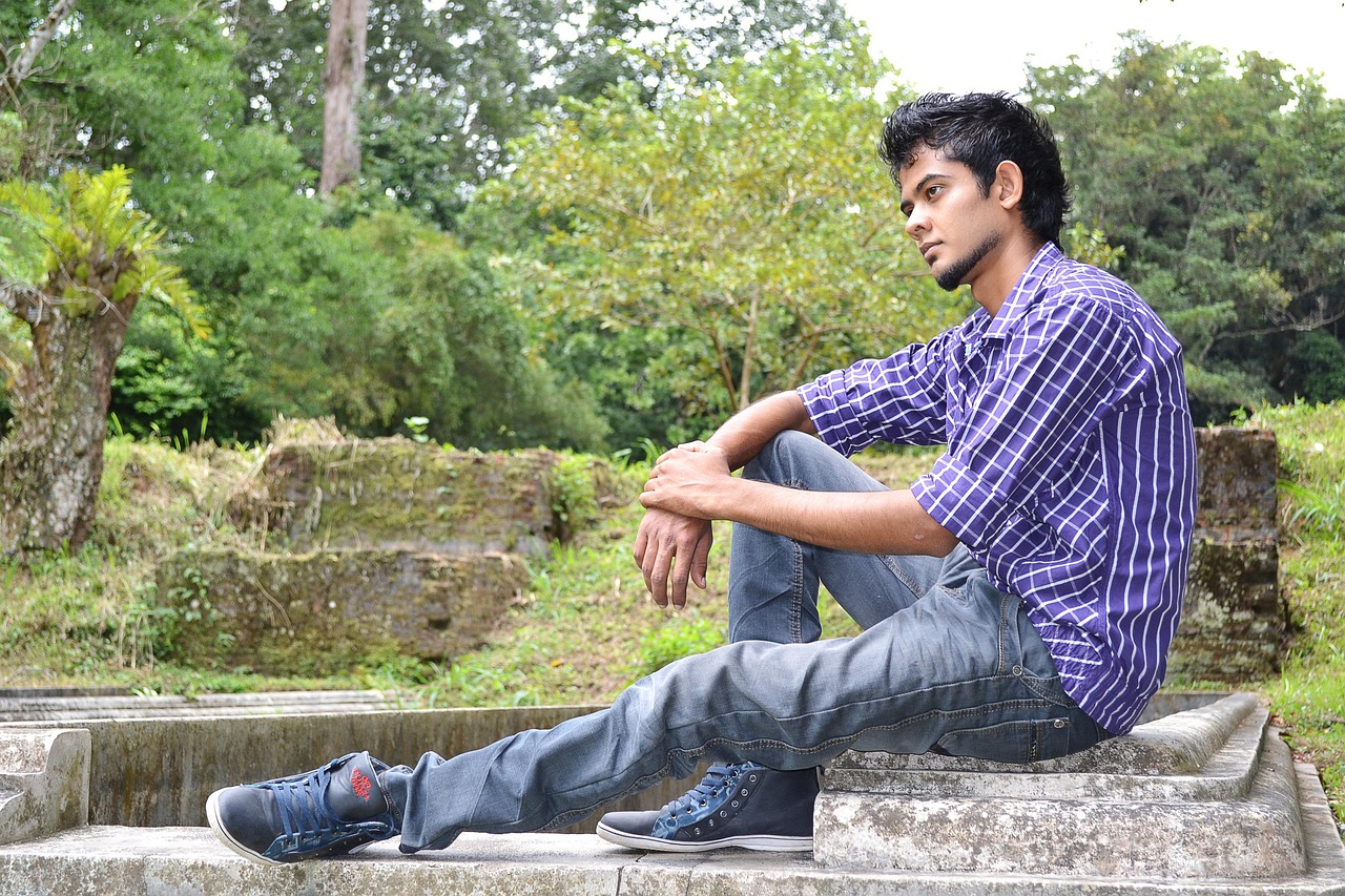 moody, sad boy, sad, lonely, youth, sri lankan, boy, jeans, sri lanka, ceylon